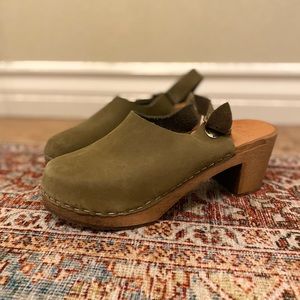 Lotta’s Swedish Slingback Clogs - Olive